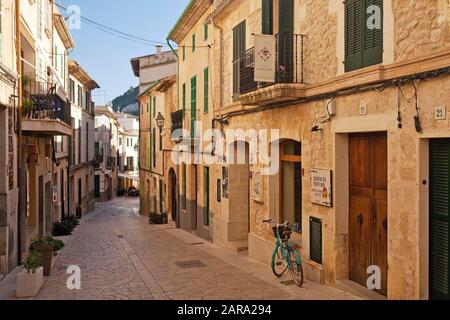 Gasse in der Altstadt, Pollenca, Mallorca, Balearen, Spanien Stockfoto
