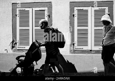 Fenster und Menschen Silhouette, Colmar, Haut Rhin, Grand EST, Frankreich, Europa Stockfoto