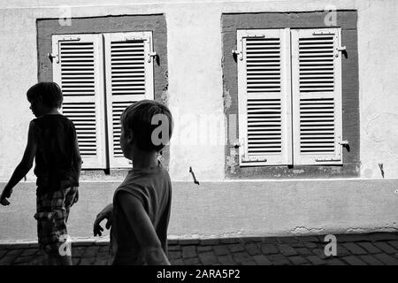 Fenster und Menschen Silhouette, Colmar, Haut Rhin, Grand EST, Frankreich, Europa Stockfoto