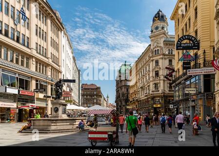 Wien, Österreich - 16. August 2017: Grabenstraße in der Wiener Innenstadt. Stockfoto