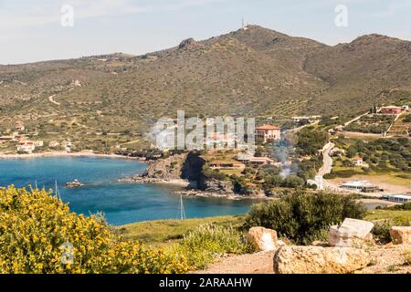 Sounion, Griechenland. Blick auf das Meer vom Kap Sounion, einem Vorgebirge an der südlichsten Spitze der attischen Halbinsel Stockfoto