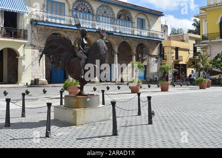 Skulptur eines Mannes, der auf der Plaza Vieja Havanna Kuba auf einem Hahn reitet Stockfoto