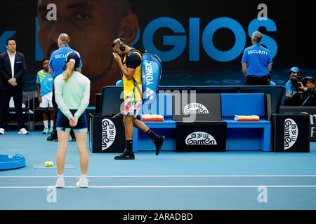 Nick KYRGIOS (aus) trägt ein Lakers-Trikot, um der Passung von Kobe Bryant während einer Aufwärmphase vor seinem Spiel gegen Rafael Nadal zu gedenken. Stockfoto