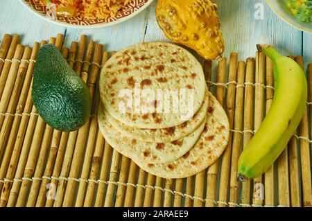 Chapatis, ungesäuertes Fladenbrot, kenianische Küche, Traditionelle afrikanische Gerichte, Top View. Stockfoto