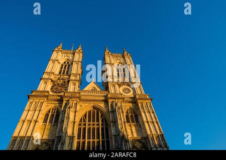 Westminster Abbey, im Zentrum Londons, badete in warmem Abendlicht Stockfoto