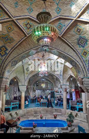 Kerman, Iran. Nov. 2017. November 2017 das Wakil-Teehaus im gleichnamigen Basar in der Stadt Kerman im Iran. Weltweite Nutzung Credit: Dpa / Alamy Live News Stockfoto