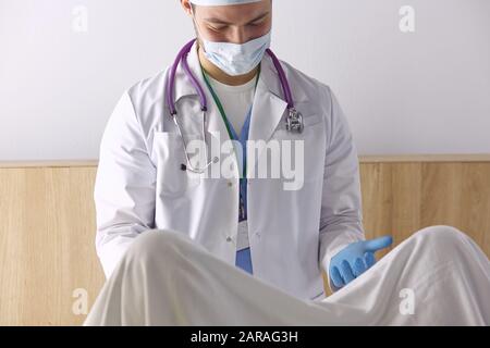 Schwangere Patienten bei einem Empfang in der gynäkologe Stockfoto