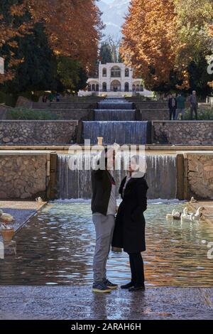 November 2017 der Prinzgarten (Bagh-e Shahzadeh) in Mahan südlich der Stadt Kerman im Iran eingenommen. Weltweite Verwendung Stockfoto