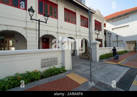 Singapur. Januar 2020. Blick auf den Eingang des Stamford Arts Center Stockfoto