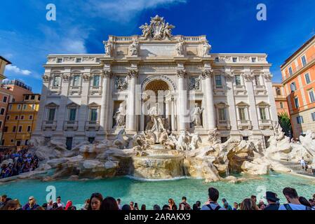 Trevi-Brunnen, einer der berühmtesten Brunnen der Welt, in Rom, Italien