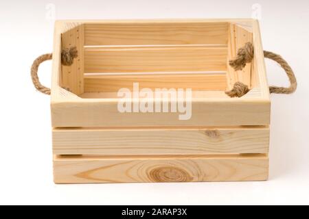 Holzkiste isoliert auf weißem Hintergrund Stockfoto