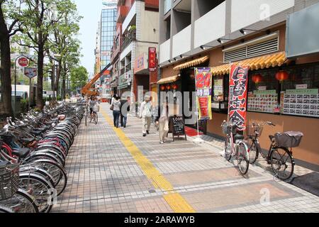 KAWASAKI, Japan - 10. Mai, 2012: die Menschen in Kawasaki, Japan. Kawasaki City wird von 1,44 Mio. Menschen bewohnt. Stockfoto