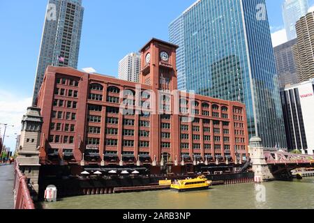 Chicago, USA - 27. JUNI 2013: Reid Murdoch Building in Chicago. Das Gebäude beherbergt derzeit Büros der Encyclopaedia Britannica. Stockfoto