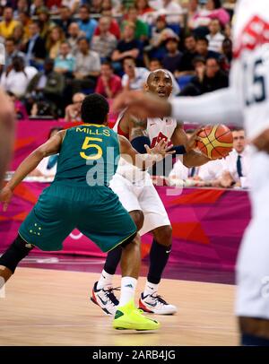 Datei: 27. Januar 2020. London, Großbritannien. August 2012. US-Basketballstar Kobe Bryant tritt im Viertelfinale des Basketballturniers bei den Olympischen Spielen 2012 in London für das Team USA gegen Australien an. Bryant zusammen mit seiner 13-jährigen Tochter Gianna wurde am Sonntag, 26. Januar 2019 bei einem Hubschrauberabsturz in Calabasas, Kalifornien, getötet Credit: Adam Stoltman/Alamy Live News Stockfoto