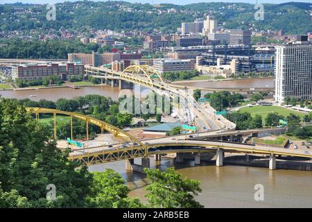 Pittsburg City, Pennsylvania. Brücken über die Flüsse Monongahela und Allegheny. Stockfoto