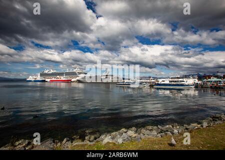 Antarktisfahrt Liner Docking in Ushuaia, Patagonien, Argentinien Stockfoto