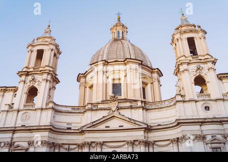 ROM, Italien - 31. Dezember 2019: Kirche Sant Agnese in Agone an der Piazza Navona in Rom, Italien. Stockfoto