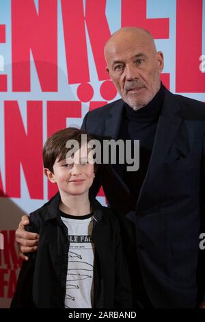 Essen, Deutschland. Januar 2017. Heiner LAUTERBACH, Schauspieler, Bruno GRUENER, Gruner, Schauspieler, Filmpremiere ENKEL FUER ANFAENGER ?? Januar 2020 in der Lichtburg in Essen statt. Weltweite Nutzung Credit: Dpa / Alamy Live News Stockfoto