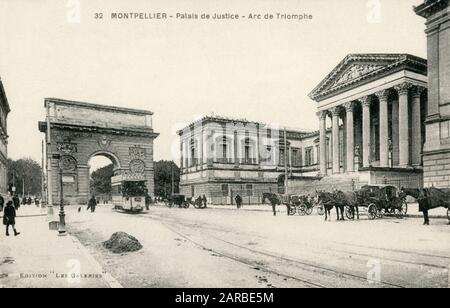 Montpellier, Frankreich - Palais de Justice und Arc de Triomphe. Stockfoto