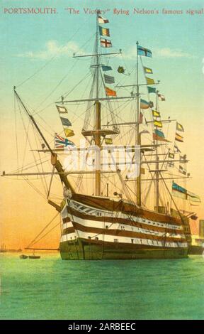 Portsmouth, Hampshire - HMS Victory Flying Nelsons berühmtes Signal („ENGLAND VERTRAUT (erwartet), DASS JEDER MANN SEINE PFLICHT TUN WIRD“ Stockfoto