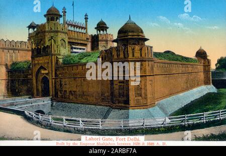 Delhi, Indien - Lahori Gate, Fort Delhi (Rotes Fort) - erbaut von Enperor Shah Jahan zwischen 1638 und 1648. Stockfoto