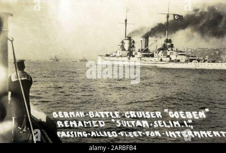 WW1 - Bosporus, Istanbul, Türkei - der deutsche Kampfverbrecher Goeben umbenannt in Sultan Selim I - vorbei an der alliierten Flotte zur Internierung nach der Gefangennahme/Kapitulation. Stockfoto