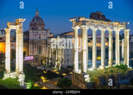 ROM, Italien - 1. Januar 2020: Blick auf das Forum Romanum, Rom, Latium, Italien Stockfoto