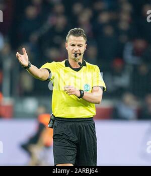 Schiedsrichter Daniel SCHLAGER Fußball 1.Bundesliga, 19. Spieltag, Bayer 04 Leverkusen (LEV) - Fortuna Düsseldorf (D), am 26. Januar 2020 in Leverkusen/Deutschland. ¬ Nutzung weltweit Stockfoto