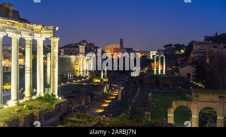 ROM, Italien - 1. Januar 2020: Blick auf das Forum Romanum, Rom, Latium, Italien Stockfoto