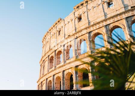 ROM, Italien - 2. Januar 2020: Das Kolosseum in Rom, Italien Stockfoto