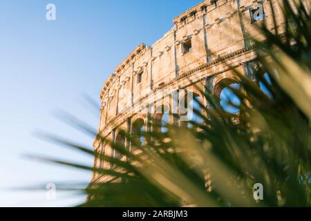 ROM, Italien - 2. Januar 2020: Das Kolosseum in Rom, Italien Stockfoto