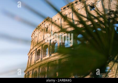 ROM, Italien - 2. Januar 2020: Das Kolosseum in Rom, Italien Stockfoto