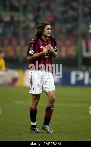 Mailand Italien 18. März 2003, Stadion "G.MEAZZA SAN SIRO", UEFA Champions League 2002/2003, AC Mailand - Borussia Dortmund:Paolo Maldini während des Spiels Stockfoto