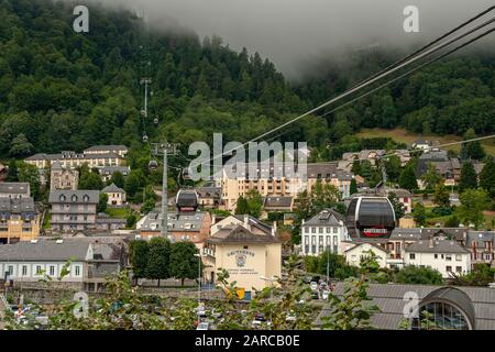 Luftseilbahn von Cauterets in den Pyrenäen Stockfoto