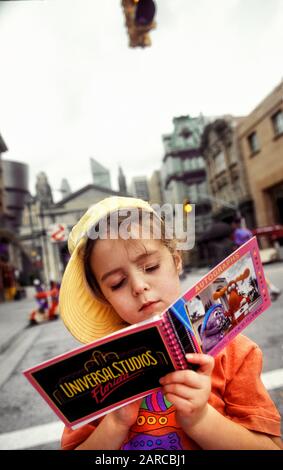 Junger Besucher der Universal Studios Orlando Florida USA 1999 Stockfoto