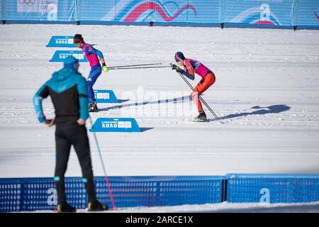 James Slimon vom Team GB (17) beim Cross-Country Skiing Männer 10 km klassisch während der Jugendolympiade in Lausanne 2020 am 21. Januar 2020. Stockfoto