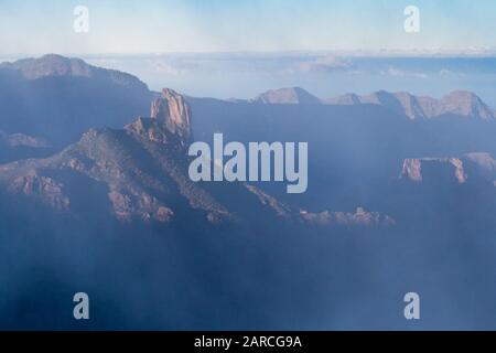 Ruque Nubio, Felsformation im Zentrum Gran Canarias, am frühen Morgen im Januar zu sehen Stockfoto