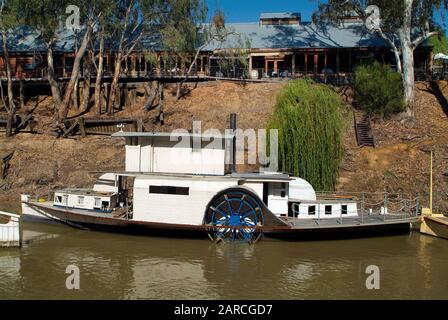 Australien, alter Raddampfer und Terminal am Murray River in Echuca Stockfoto