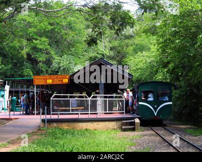 Bahnhof für Touristen Transport im Iguazu National Park, Argentinien Stockfoto