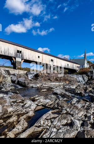 Mit Bad Überdachte Brücke. Stockfoto