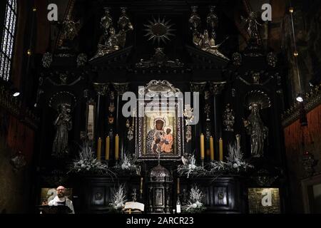 Polen, Tschenstochau - 21. Januar 2020: Kloster Jasna Gora: Das Wunderbare Bild der Schwarzen Madonna von Tschenstochowa (Unsere Liebe Frau von Tschenstochowa) Stockfoto