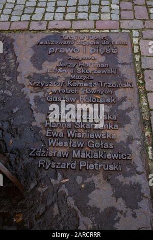 Torun, Polen - 12. Dezember 2020: Denkmal für den Film "Gesetz und Faust" von Jerzy Hoffman und Edward Skorzewski Stockfoto