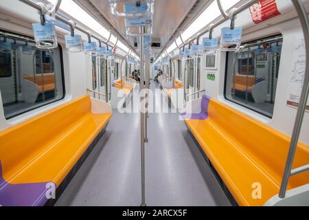 Shanghai, China, 26. Januar 2020, EIN hauptsächlich leerer U-Bahn-Wagen, Edwin Remsberg Stockfoto