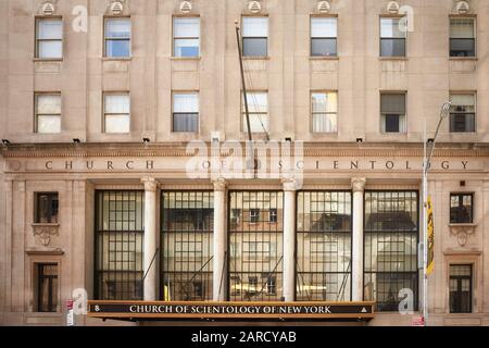 New York, USA - 29. Juni 2018: Frontansicht des Gebäudes der Church of scientology, einer der ersten Kirchen von scientology der Welt. Stockfoto