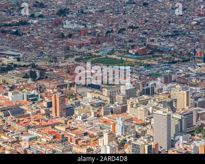 Bogota, Kolumbien - 12. September 2019: Ansicht für das moderne Zentrum von Bogota von der Oberseite des Palácio de Monserrate Berg, Bogotá, Kolumbien, Lateinamerika Stockfoto