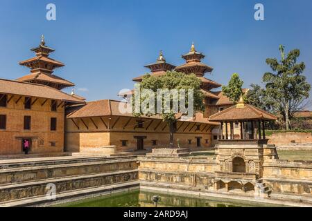 Bhandarkhal Wassertank und Tempel in der historischen Stadt Patan, Nepal Stockfoto