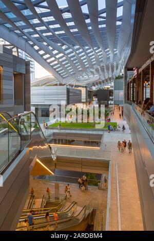 Interieur von Brickell City Centre Einkaufszentrum in der Innenstadt von Miami, Miami, Florida, Vereinigte Staaten von Amerika, Nordamerika Stockfoto