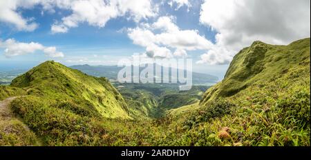 Mount Pelee Green Volcano Hangpanorama, Martinique, französisches Übersee-Departement Stockfoto