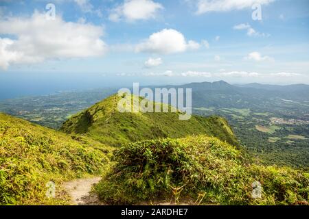 Mount Pelee Green Volcano Hangpanorama, Martinique, französisches Übersee-Departement Stockfoto