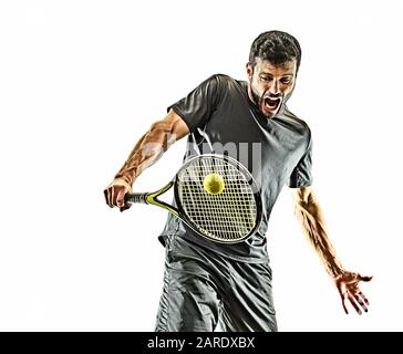 Ein kaukasischer, reifer Tennisspieler Mann mit Rückenhand Portraittaille oben im Studio isoliert auf weißem Hintergrund Stockfoto